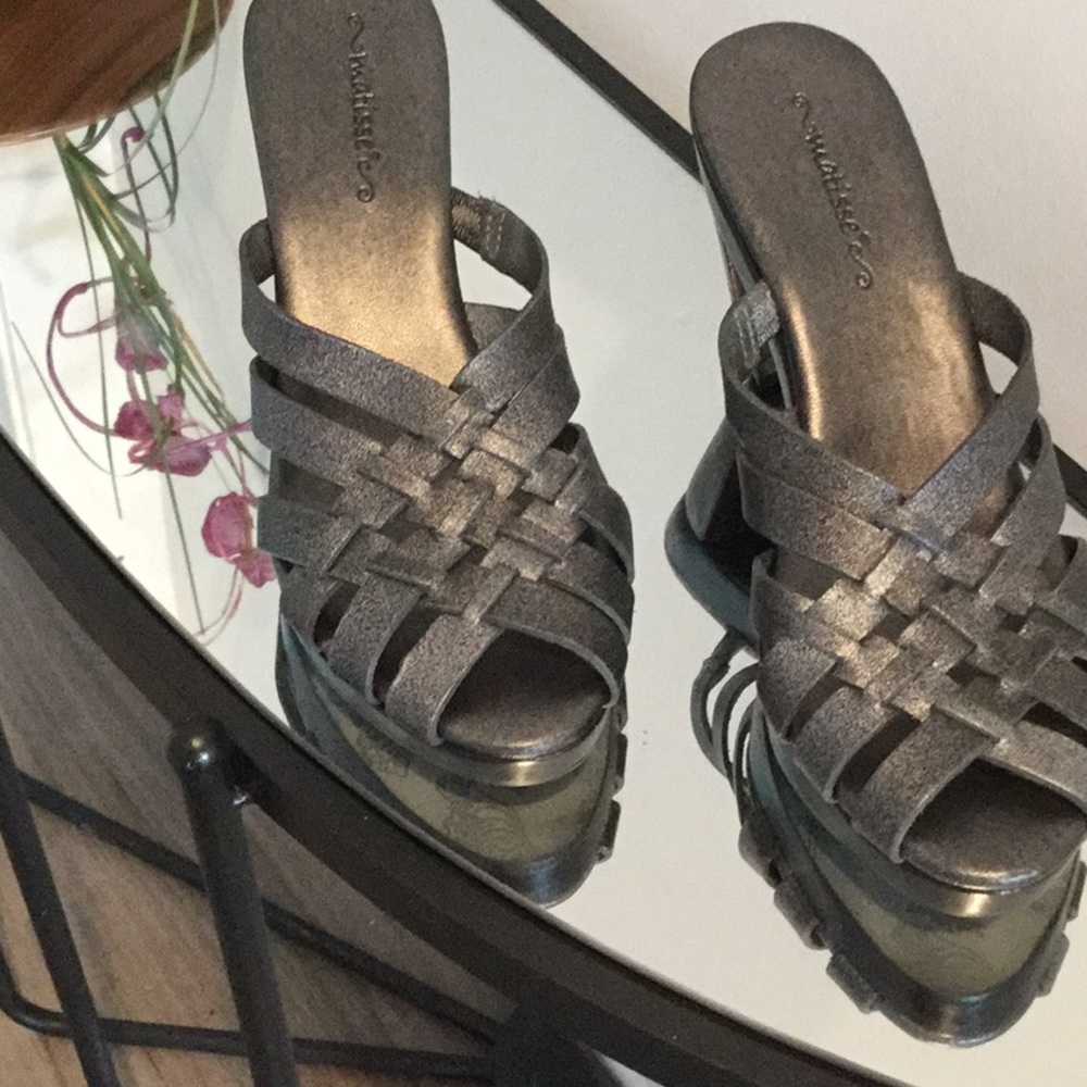 Very Chic Matisse Pewter color platform sandals.